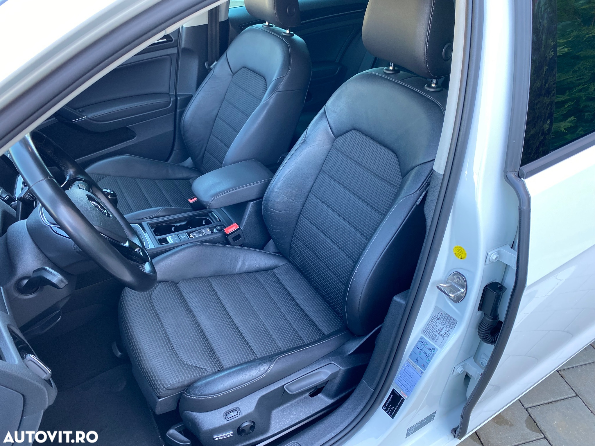 Volkswagen Golf 2.0 TDI Highline - 9
