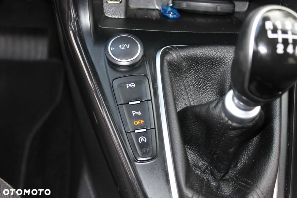 Ford Focus Turnier 1.5 EcoBlue Start-Stopp-System ST-LINE X - 24