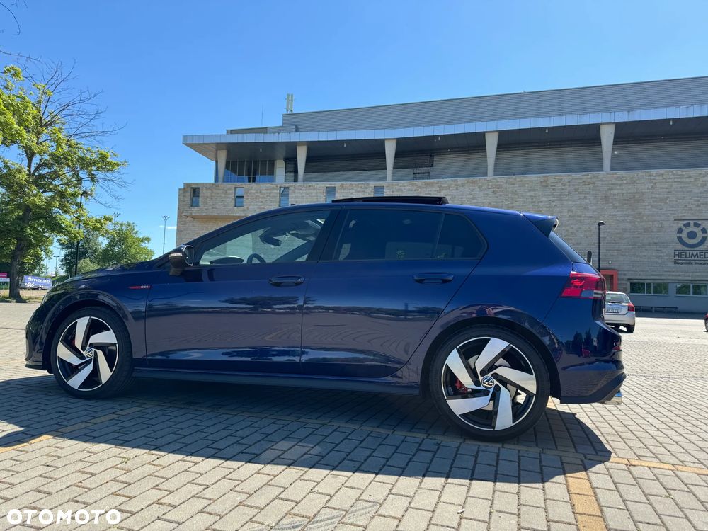 Volkswagen Golf - 2