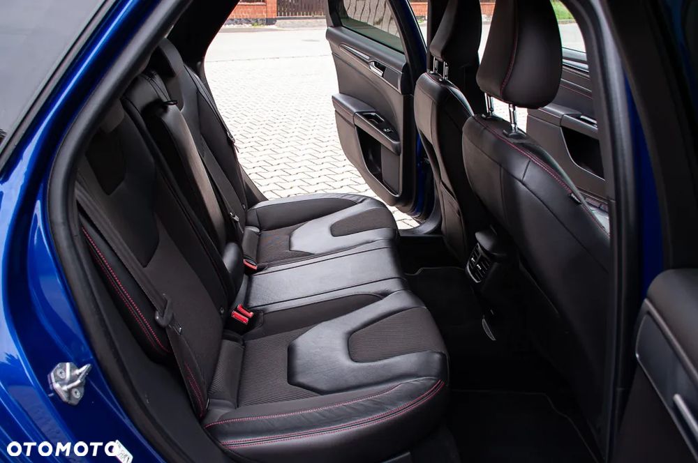 Ford Mondeo 2.0 TDCi ST-Line PowerShift - 33