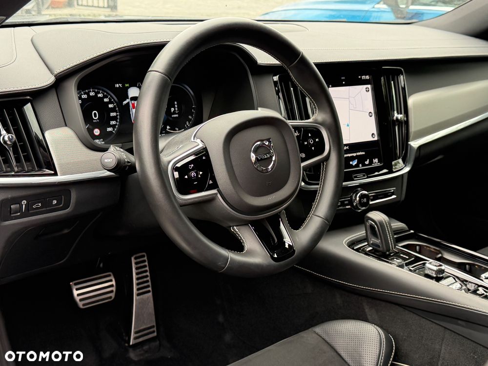 Volvo V90 T8 AWD Plug-In Hybrid R-Design - 13