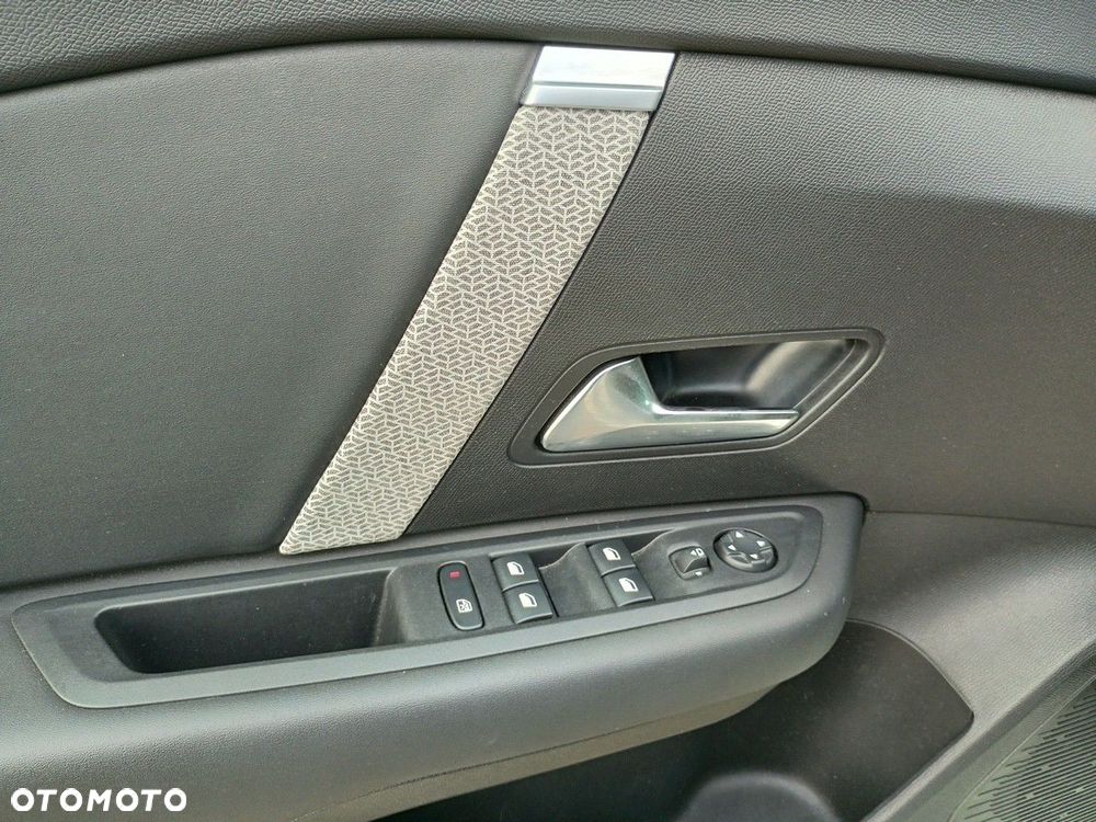 Citroën C4 1.2 PureTech Max S&S EAT8 - 17