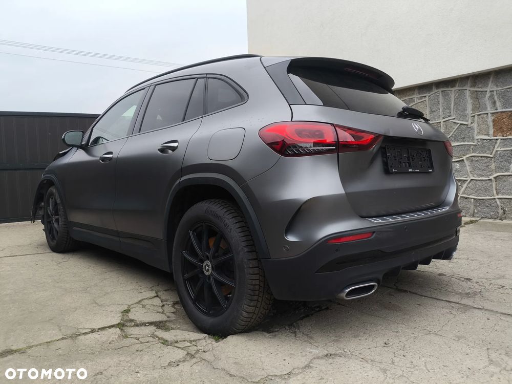 Mercedes-Benz GLA 250 4Matic 8G-DCT AMG Line - 2