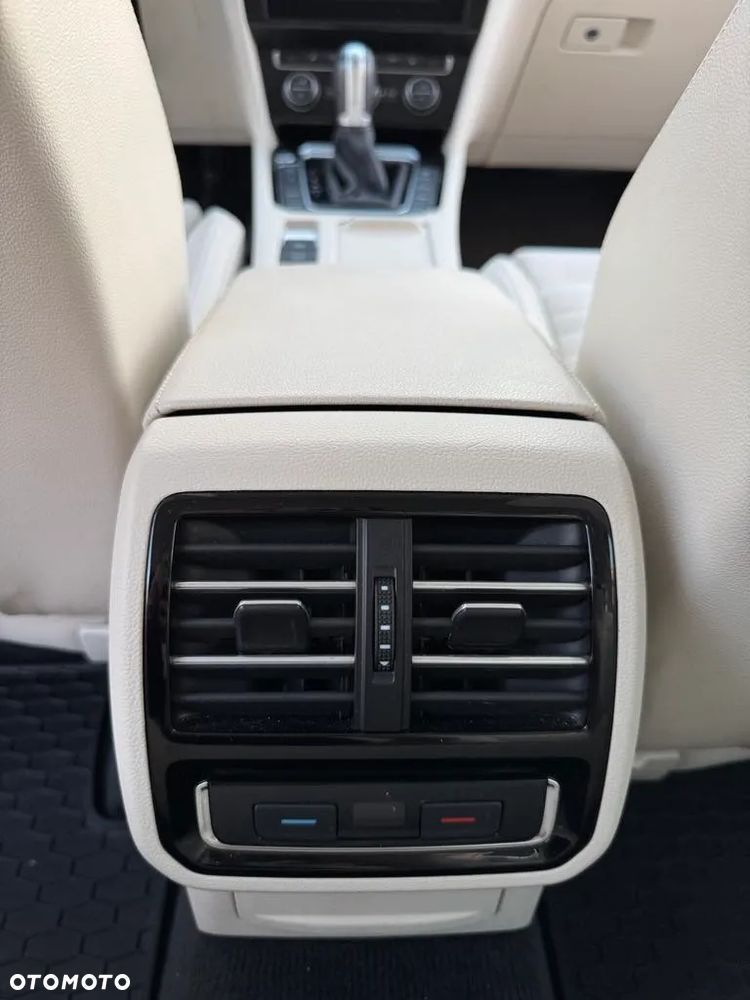 Volkswagen Passat 2.0 TDI BMT Highline DSG - 10
