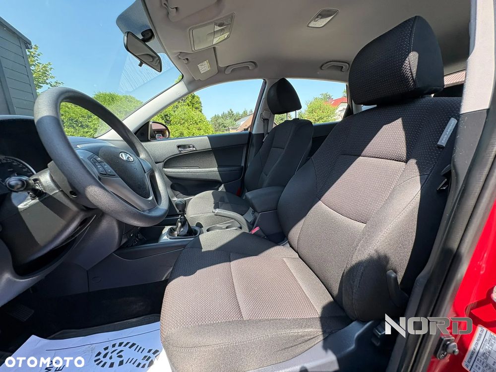 Hyundai i30 1.6 CRDi Classic - 11