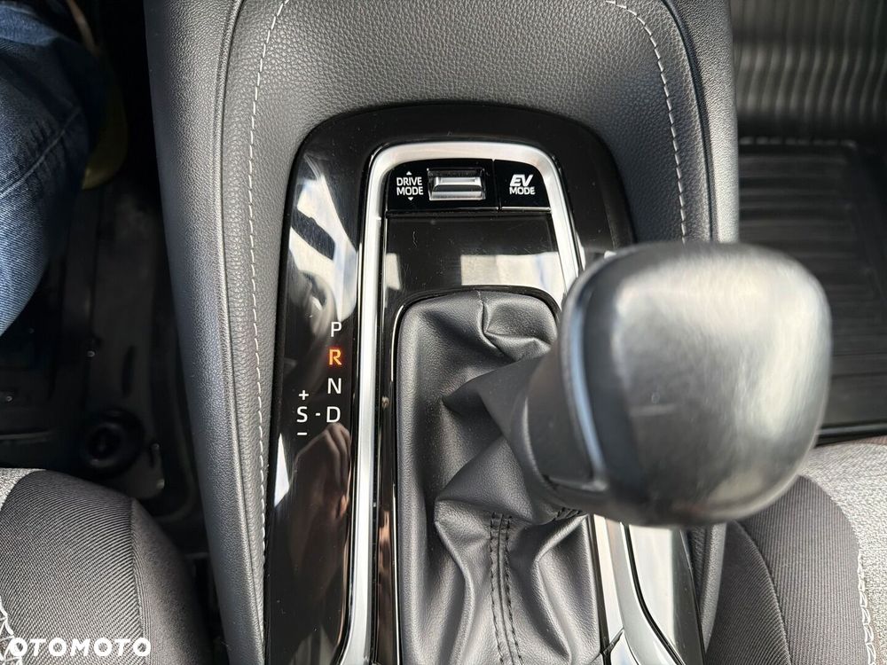 Toyota Corolla 2.0 Hybrid Trek - 24