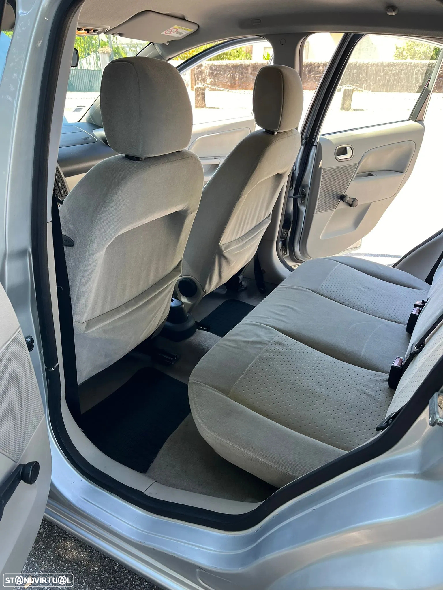Ford Fiesta 1.4 Ghia - 7