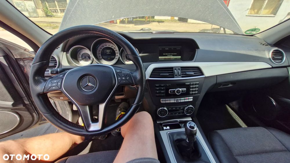Mercedes-Benz Klasa C 220 CDI Edition - 23