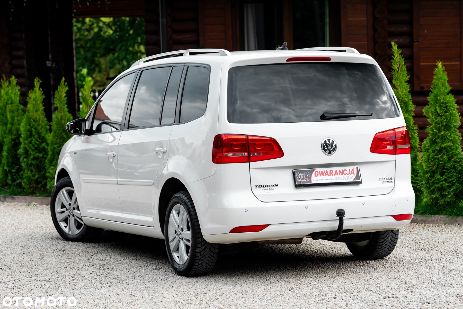 Volkswagen Touran 2.0 TDI DPF BlueMotion Technology MATCH - 9