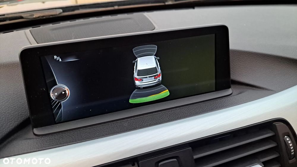 BMW Seria 3 318d Sport Line - 8