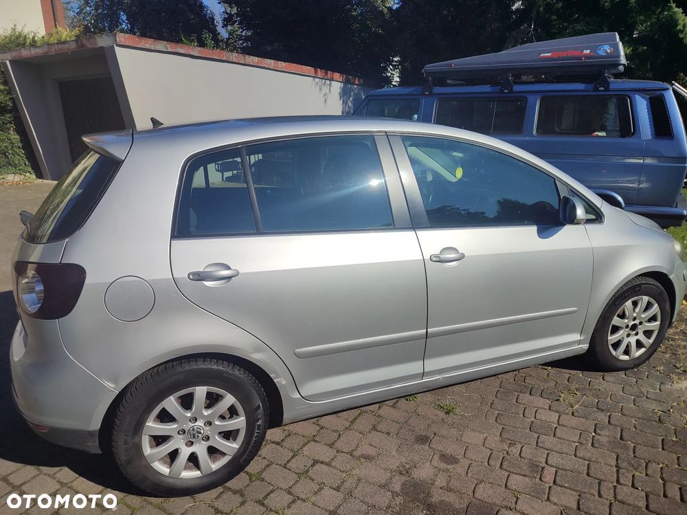 Volkswagen Golf - 1