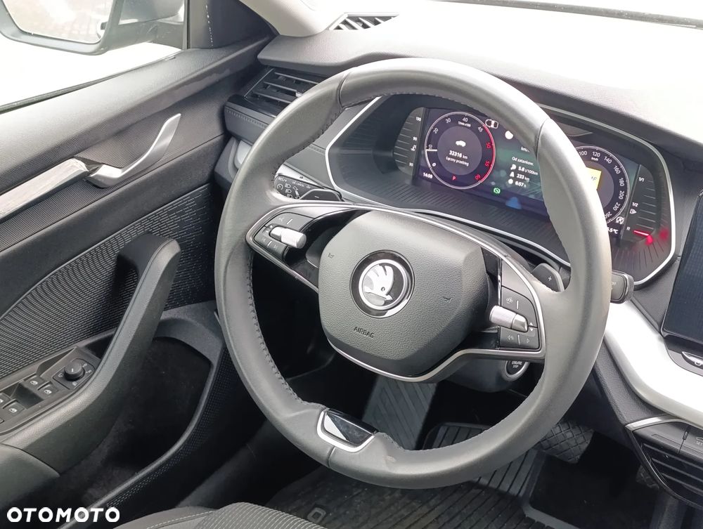 Skoda Octavia 2.0 TDI Selection DSG - 25