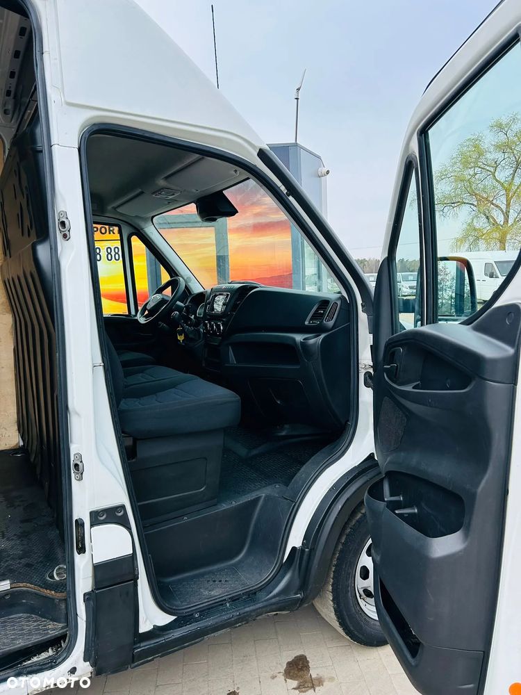 Mercedes-Benz Sprinter - 14