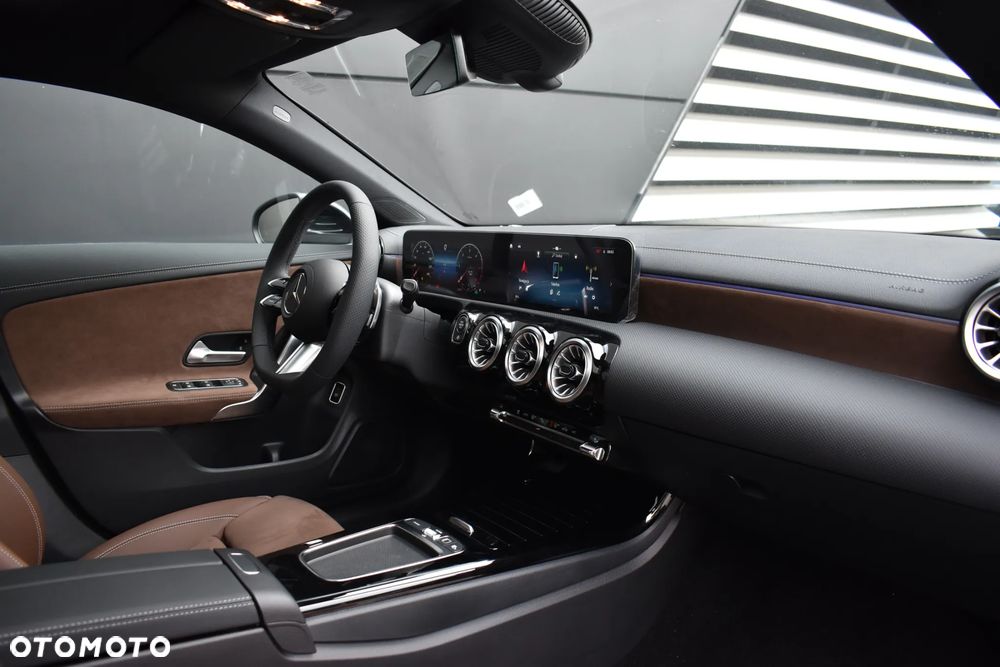 Mercedes-Benz CLA - 15