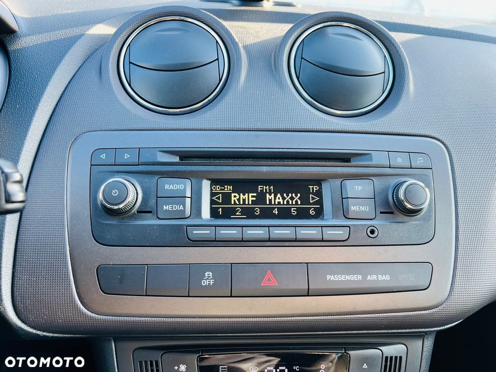 Seat Ibiza SC 1.6 16V Stylance - 24