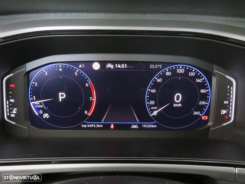 VW T-Roc 1.5 TSI Urban DSG - 21