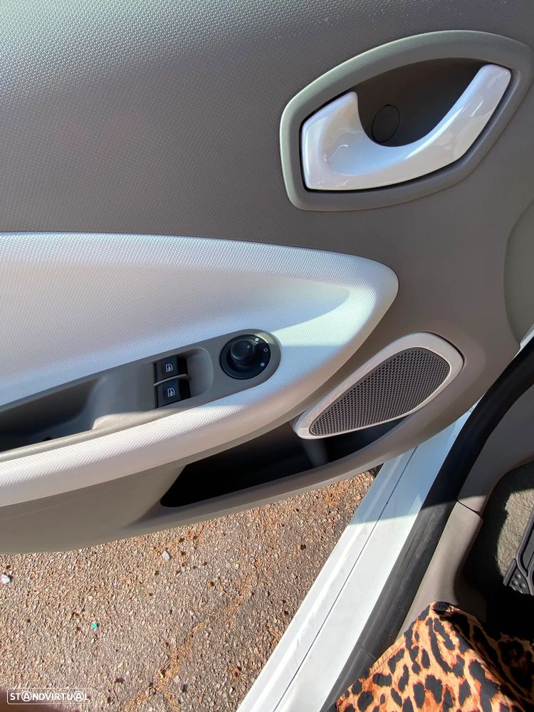 Renault Zoe (c/ Bateria) Life 40 Q90 - 12