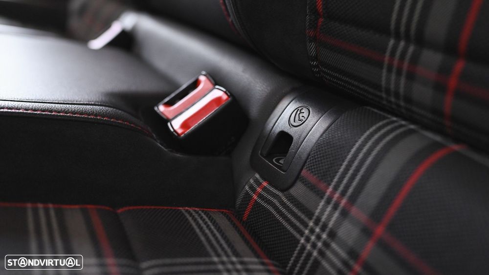 VW Golf 2.0 TSi GTi DSG - 51