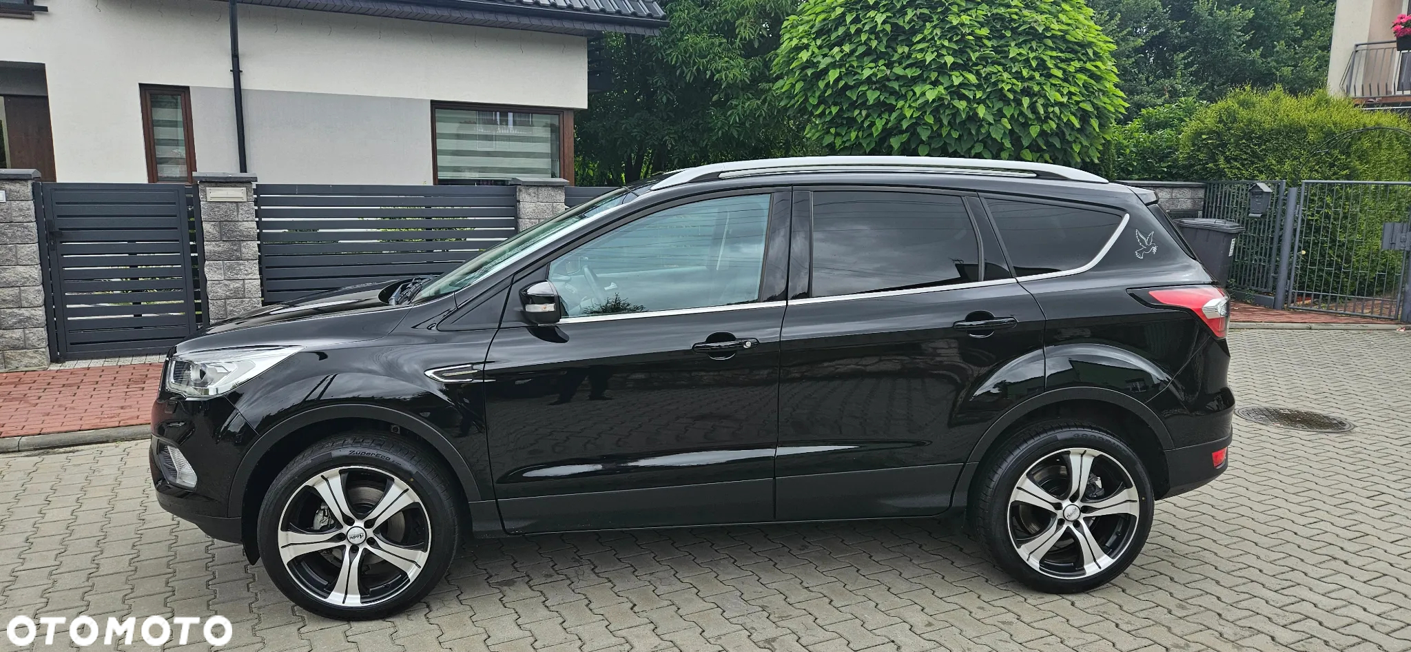 Ford Kuga 1.5 EcoBoost 2x4 Titanium - 4