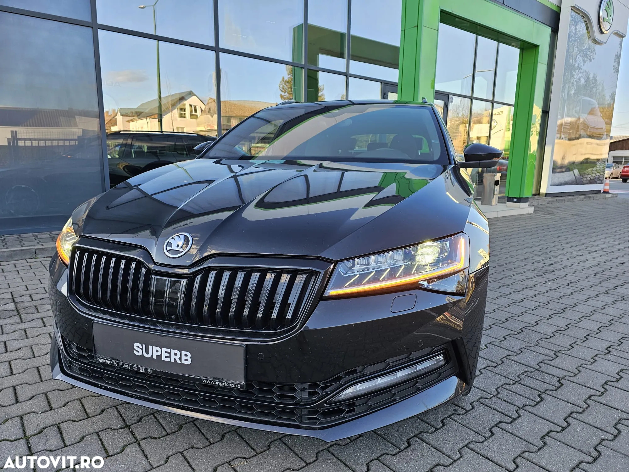 Skoda Superb Combi 2.0 TSI 4X4 DSG Sportline - 3
