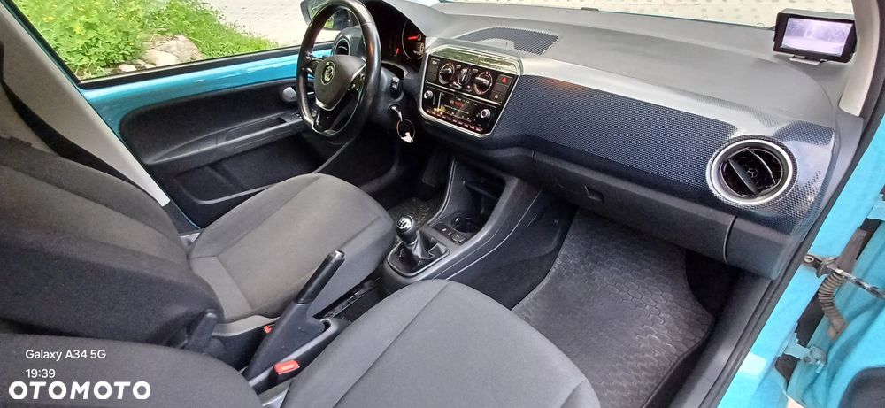 Volkswagen up! 1.0 Black Style - 16