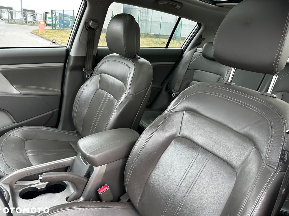 Kia Sportage 2.0 CRDI L AWD - 11