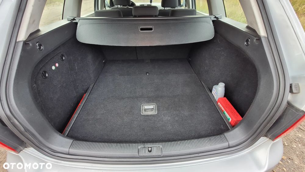Volkswagen Golf - 8