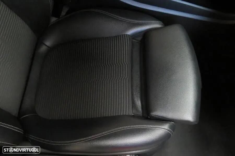 Mercedes-Benz CLA 180 d Shooting Brake Progressive Aut. - 19