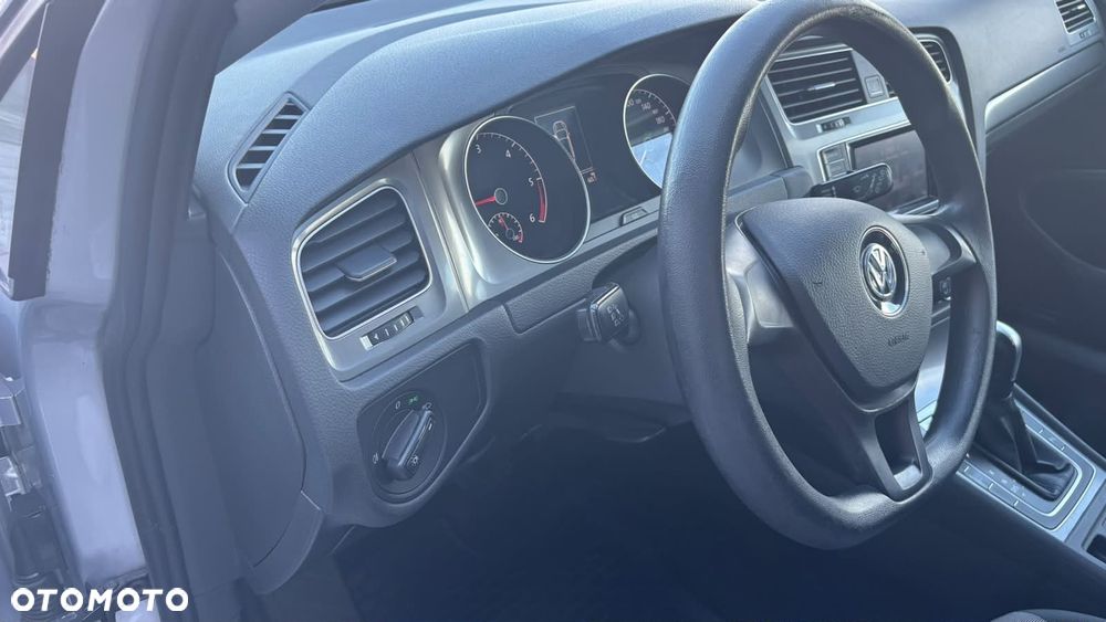 Volkswagen Golf 1.6 TDI Trendline DSG - 18