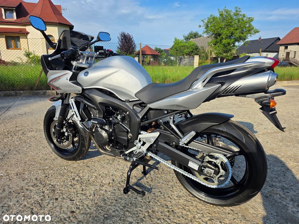 Yamaha FZ6 - 12