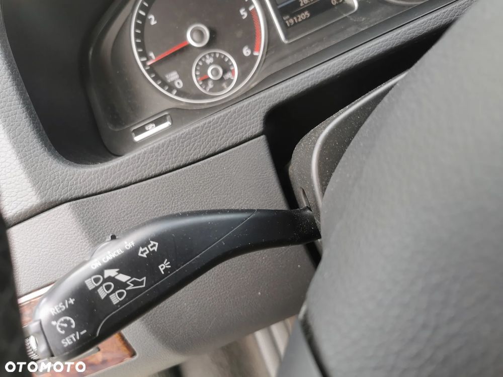 Volkswagen Multivan - 10