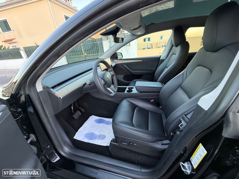 Tesla Model Y Standard - 24