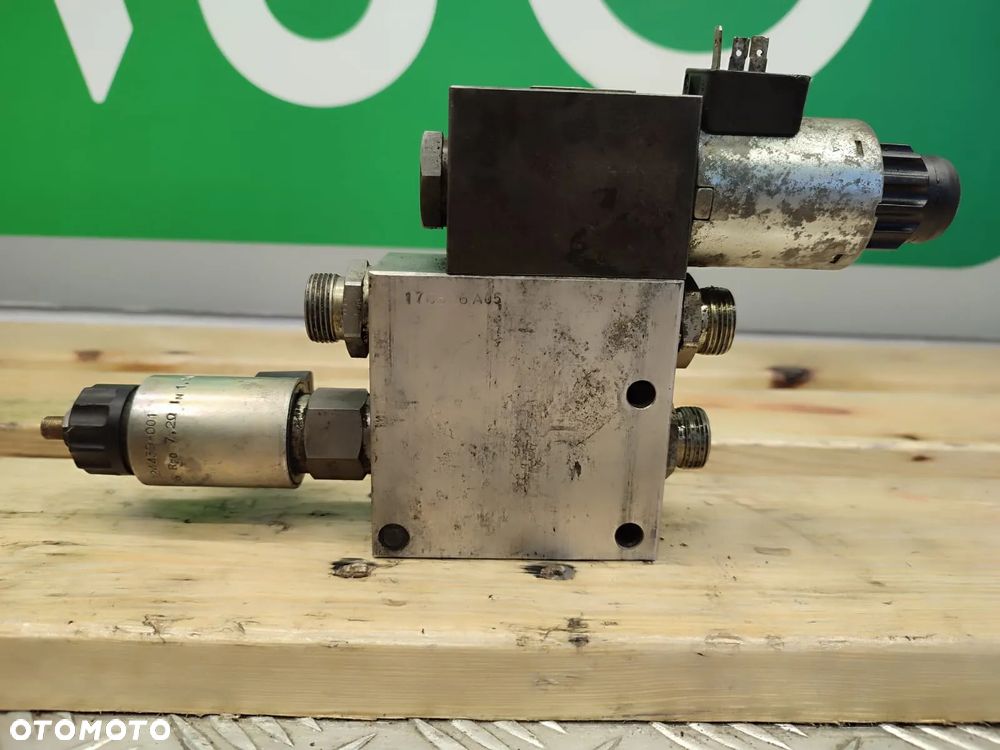 Blok zaworowy Sauer-Danfoss DCV03 2R21 - 3