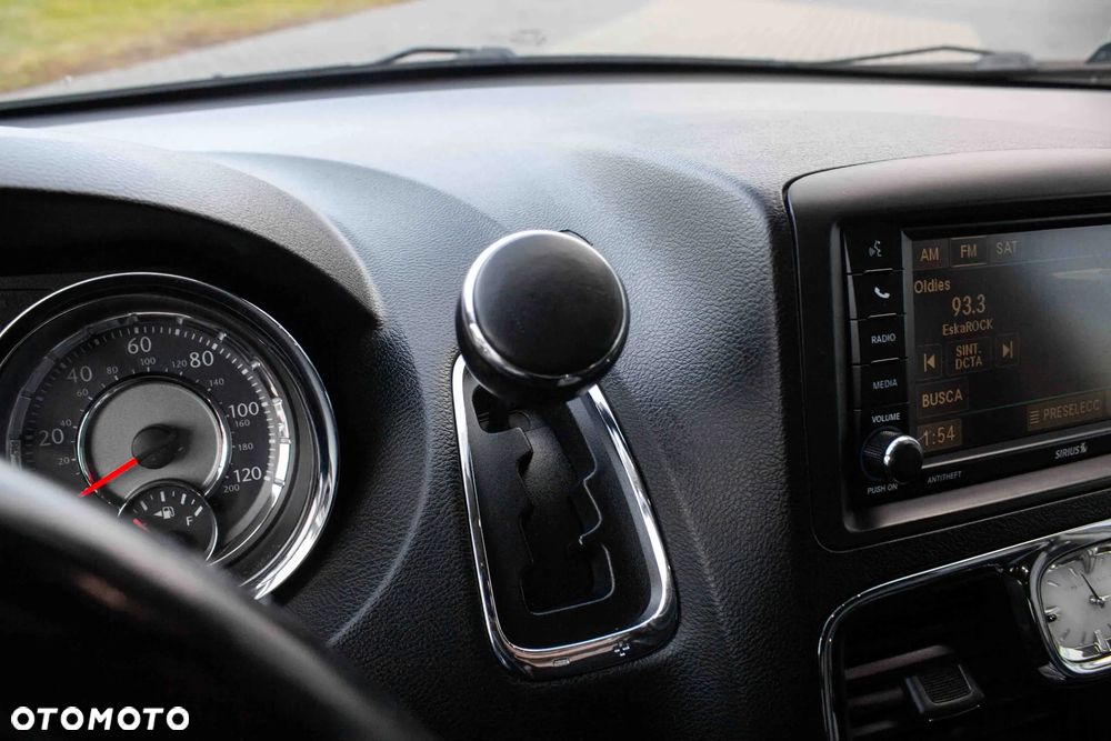 Chrysler Town & Country 3.6 Touring - 21