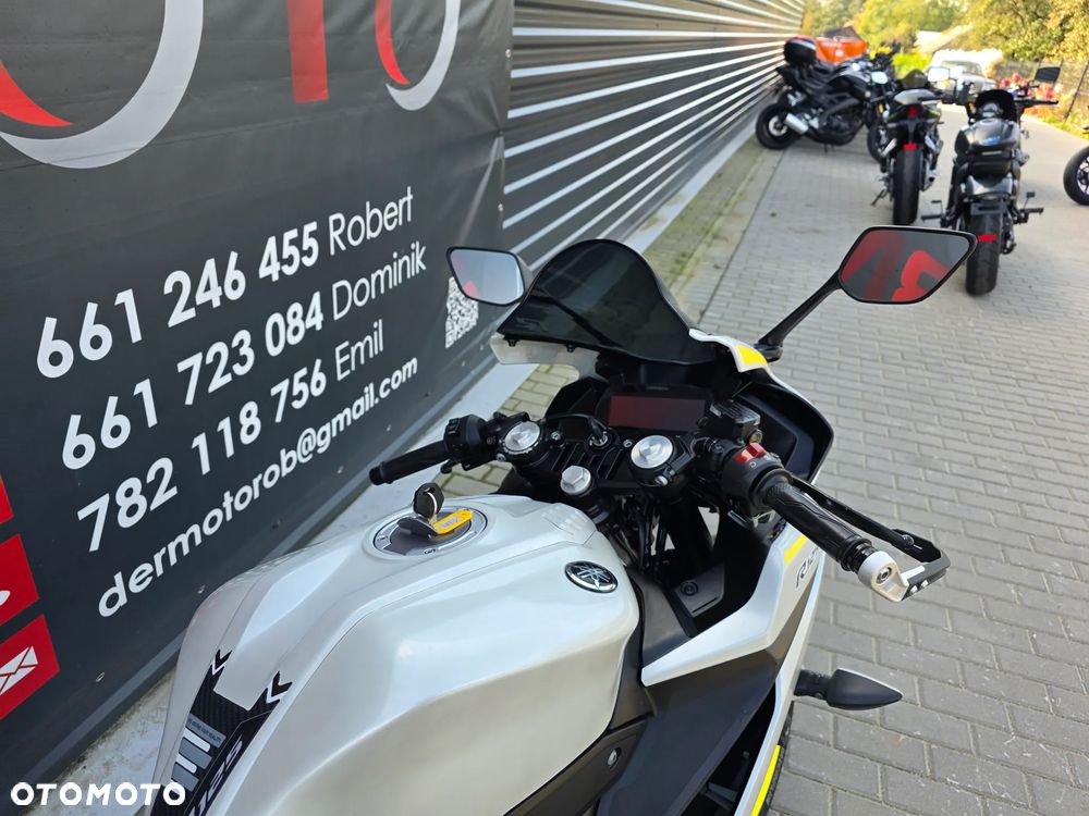 Yamaha YZF - 28