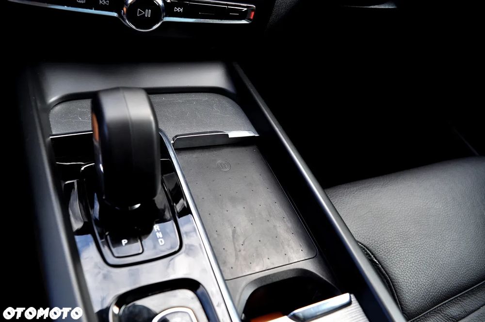 Volvo XC 60 B4 D Geartronic RDesign - 28