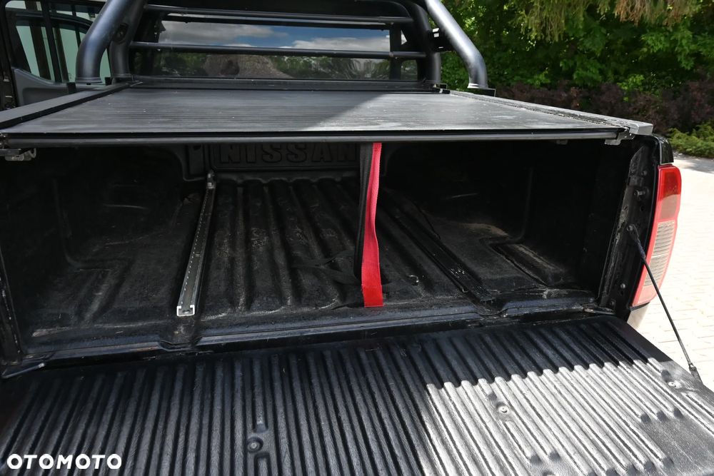 Nissan Navara 2.5 D R-Black - 13
