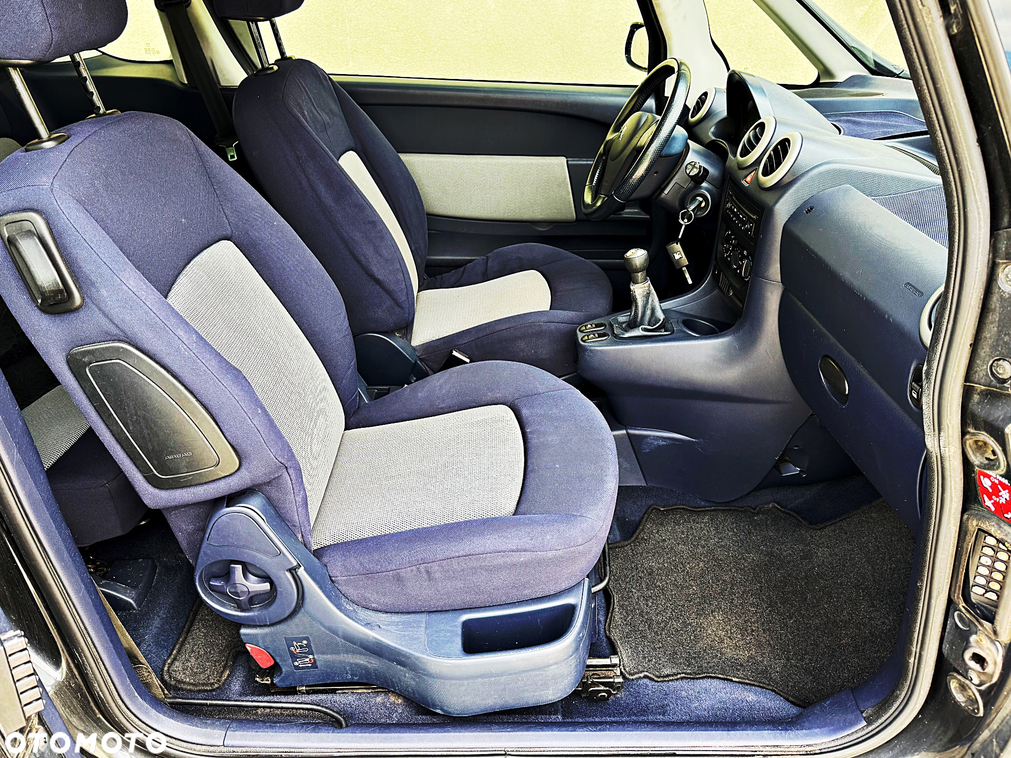 Peugeot 1007 1.4 Trendy - 32