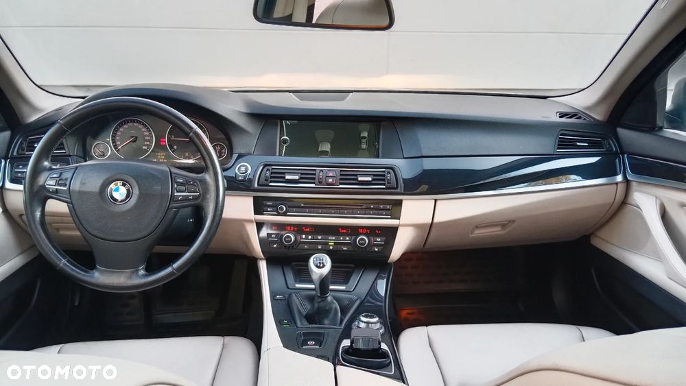 BMW Seria 5 520d - 14