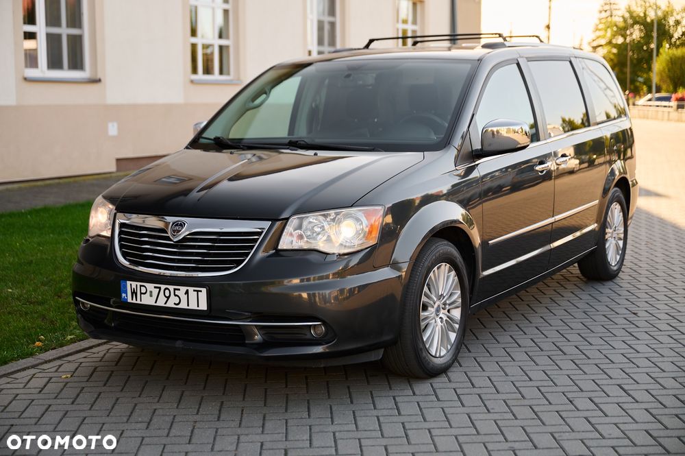Lancia Voyager - 4