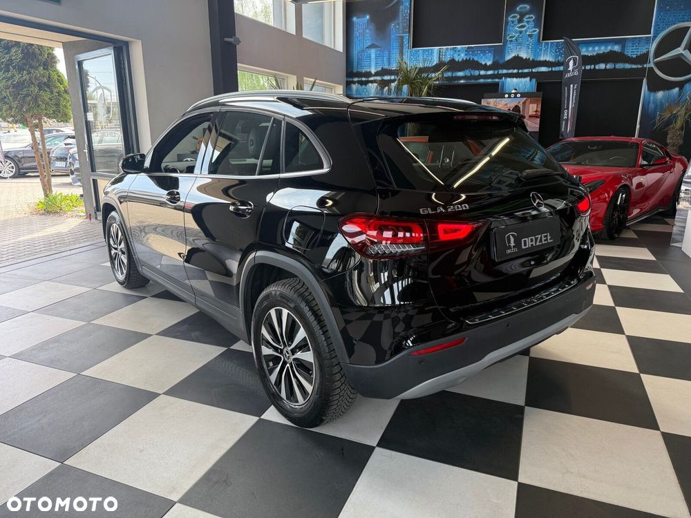 Mercedes-Benz GLA - 7