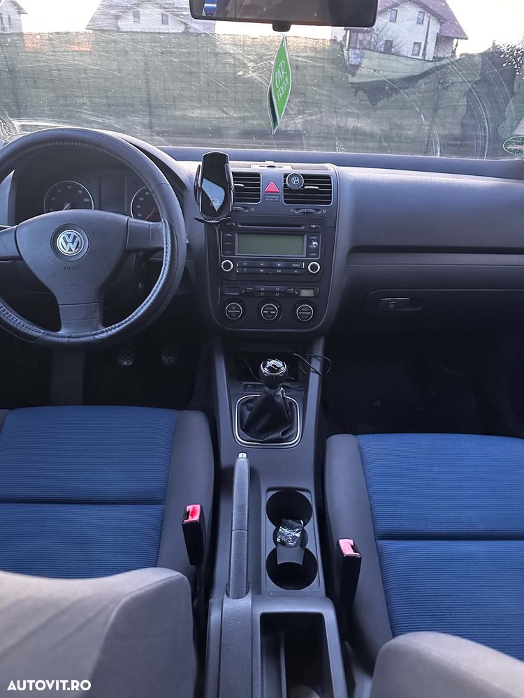 Volkswagen Golf - 5