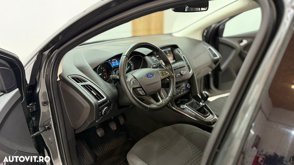 Ford Focus 1.0 EcoBoost Titanium - 6