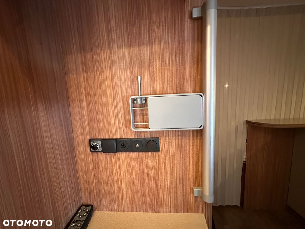 Burstner AVERSO 465 TS FIFTY z napędem i markizą pompowaną. - 29