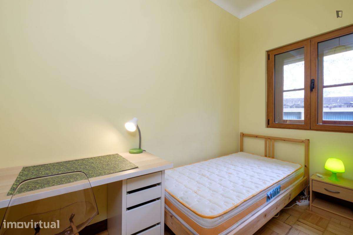 Quarto - localizado em Cidral Coimbra - Grande imagem: 4/27