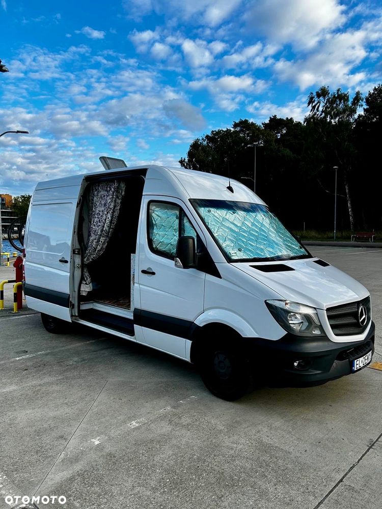 Mercedes-Benz Sprinter - 2