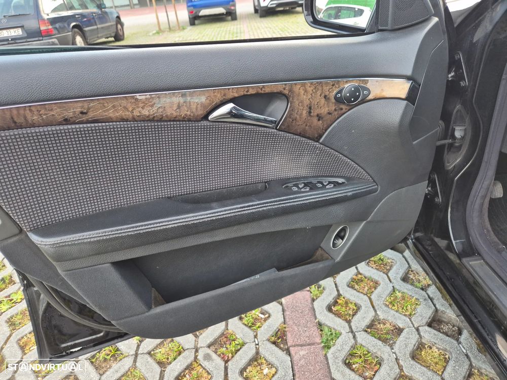 Mercedes-Benz E 220 CDI Avantgarde Aut. - 12