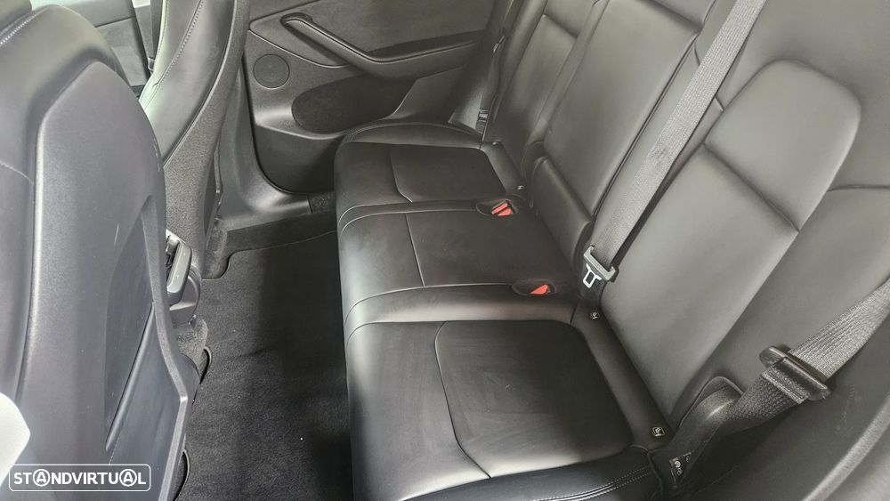 Tesla Model Y Long Range Dual Motor AWD - 27