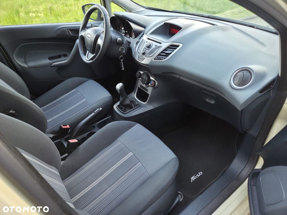 Ford Fiesta 1.25 Celebration - 16