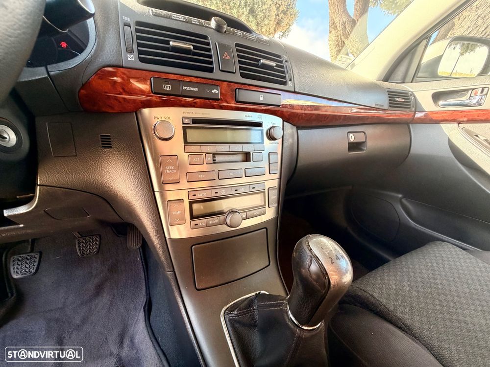 Toyota Avensis S/D 1.6 Sol EC - 32